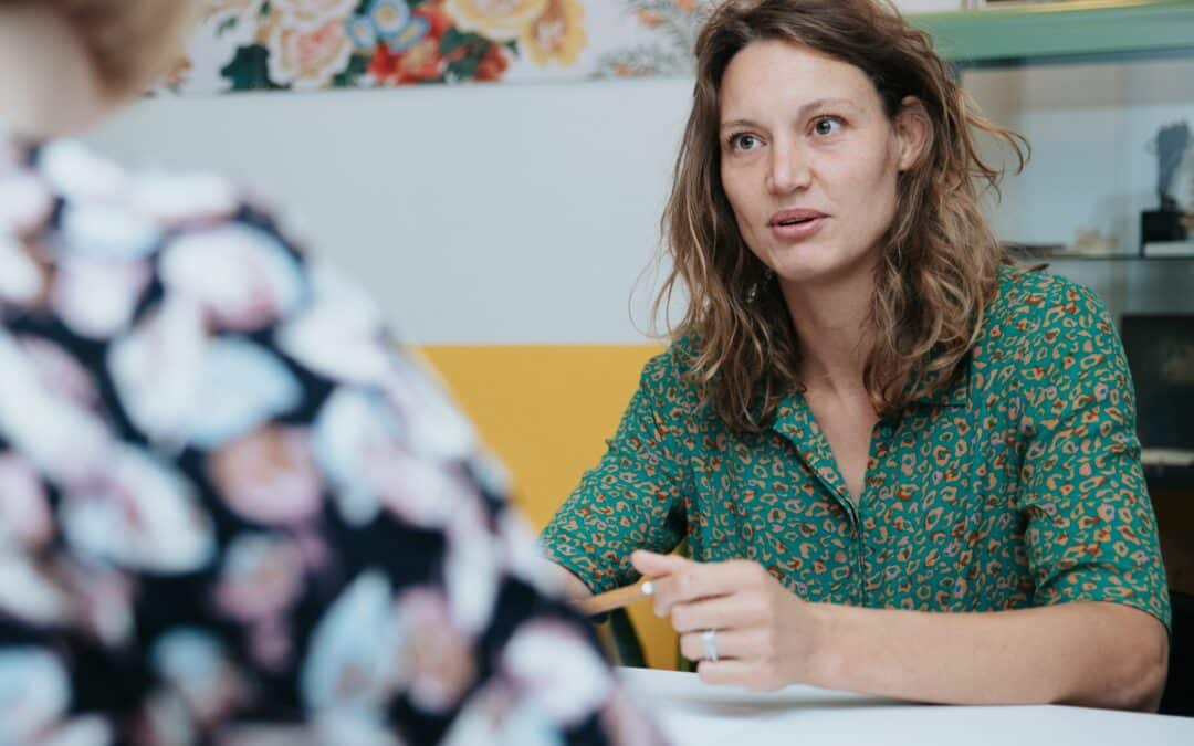 Ziek door geldstress, interview met huisarts en onderzoeker Feia Hemke
