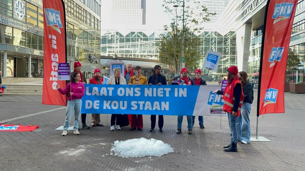 IJsblokjes-actie FNV en Armoedefonds om energiearmoede te stoppen
