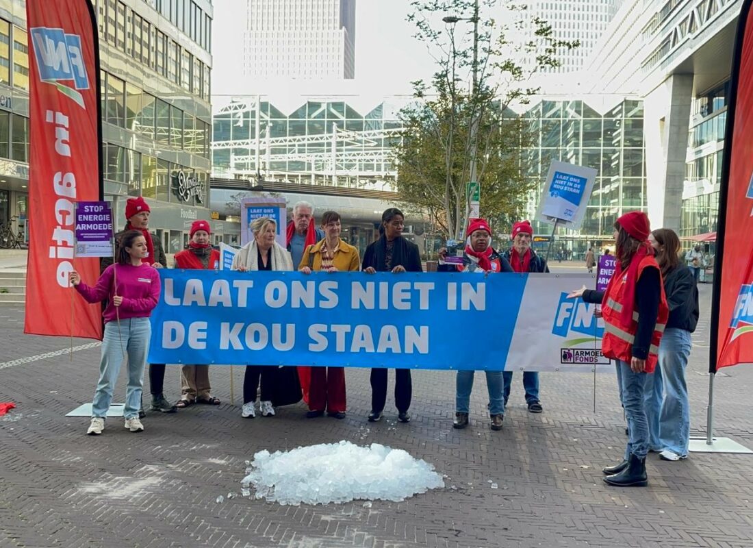 IJsblokjes-actie FNV en Armoedefonds om energiearmoede te stoppen