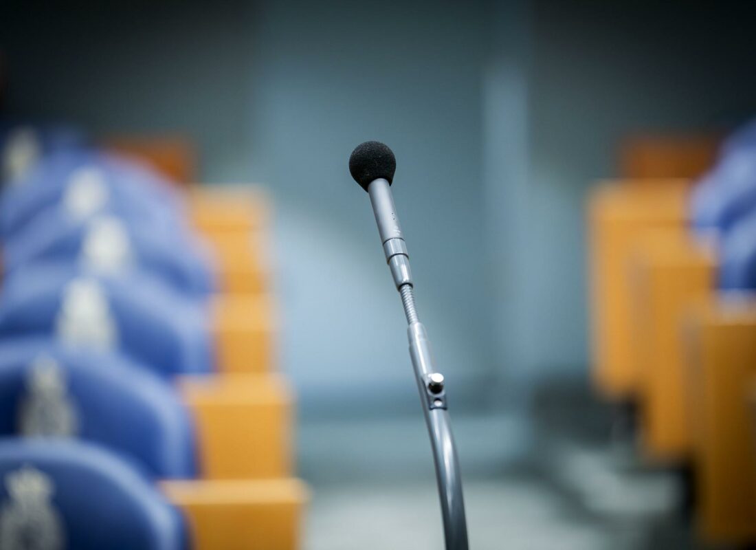 Microfoon in Tweede Kamer